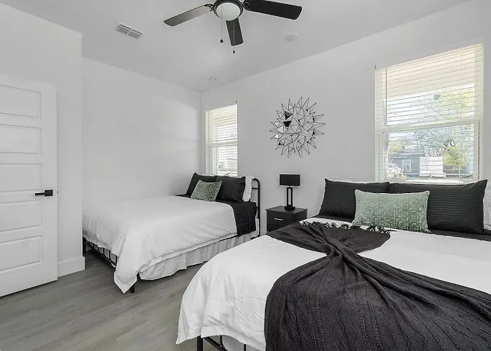 Vakantiehuis Sleeps 20 In Worth Stockyards With Hottub & Minigolf
