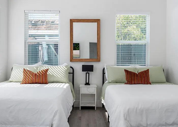 Sleeps 20 In Worth Stockyards With Hottub & Minigolf Vakantiehuis Fort Worth
