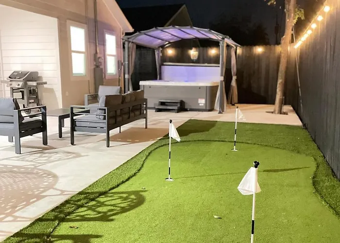 Vakantiehuis Sleeps 20 In Worth Stockyards With Hottub & Minigolf *