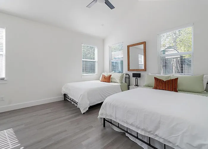 Vakantiehuis Sleeps 20 In Worth Stockyards With Hottub & Minigolf Fort Worth