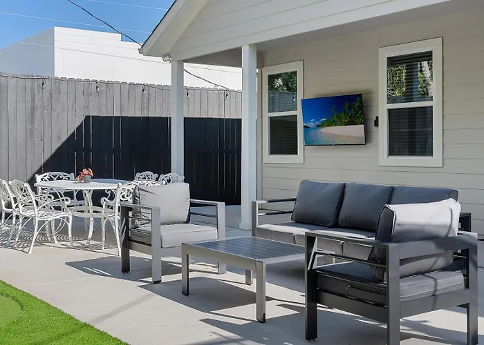 Sleeps 20 In Worth Stockyards With Hottub & Minigolf Vakantiehuis Fort Worth