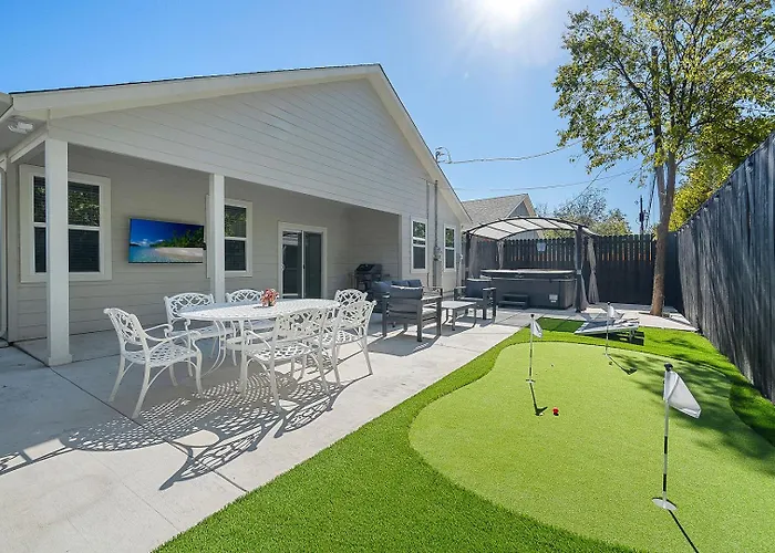 Vakantiehuis Sleeps 20 In Worth Stockyards With Hottub & Minigolf