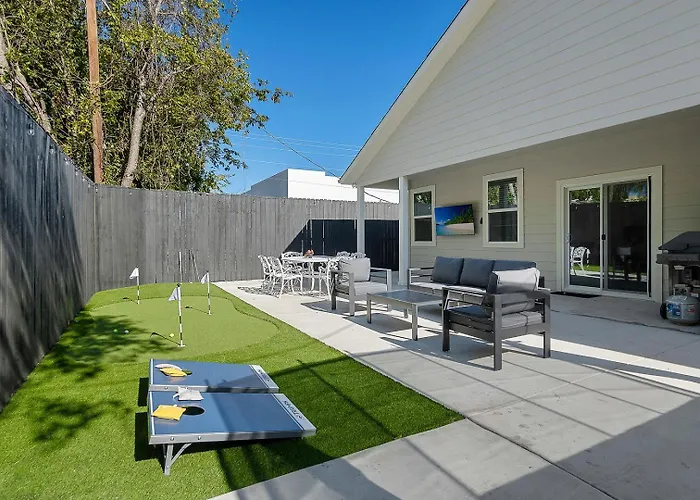 Sleeps 20 In Worth Stockyards With Hottub & Minigolf Vakantiehuis *